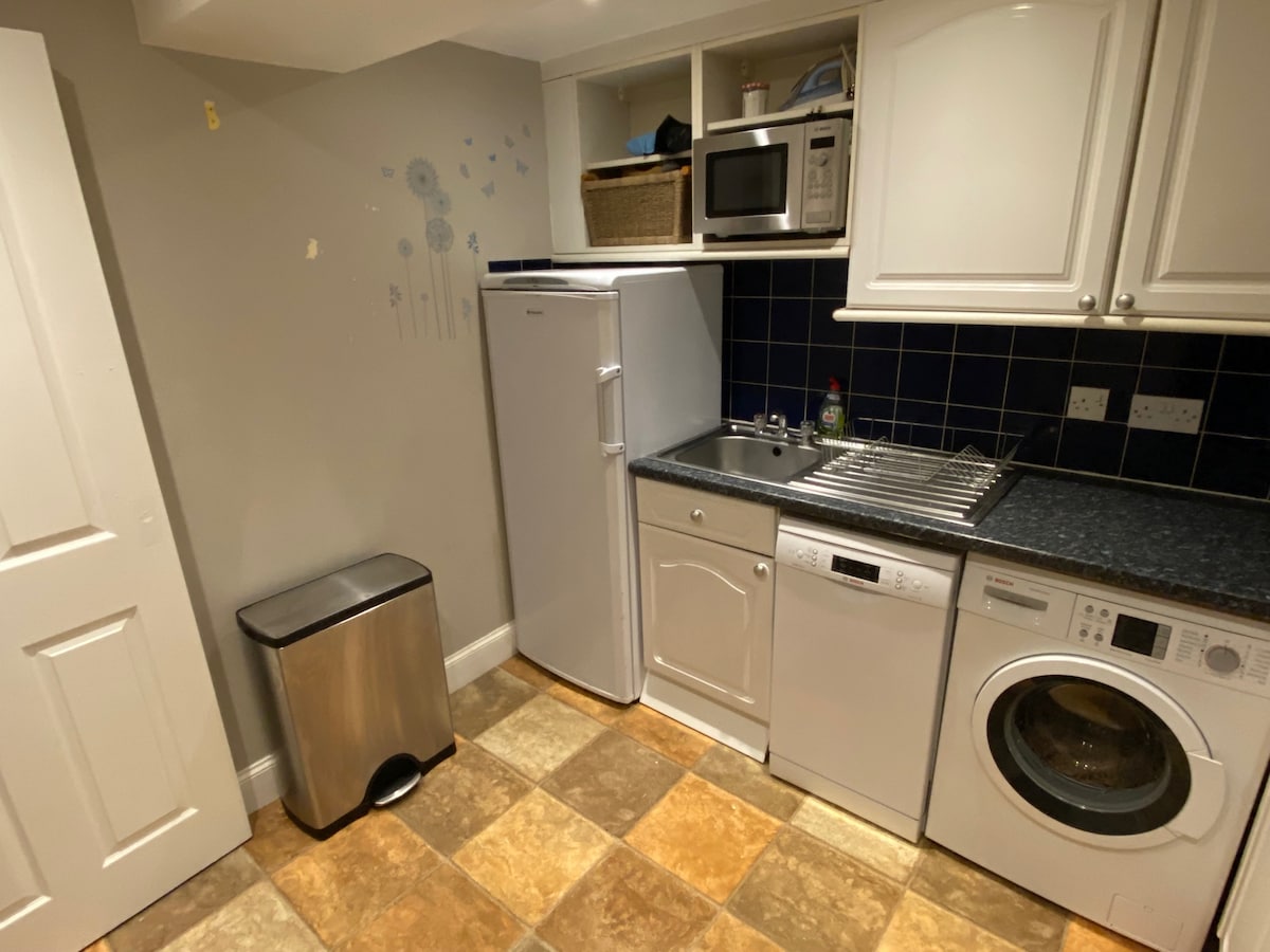 Kitchen at Comfortable single room with small double bed in the Holyrood Park area, Edinburgh