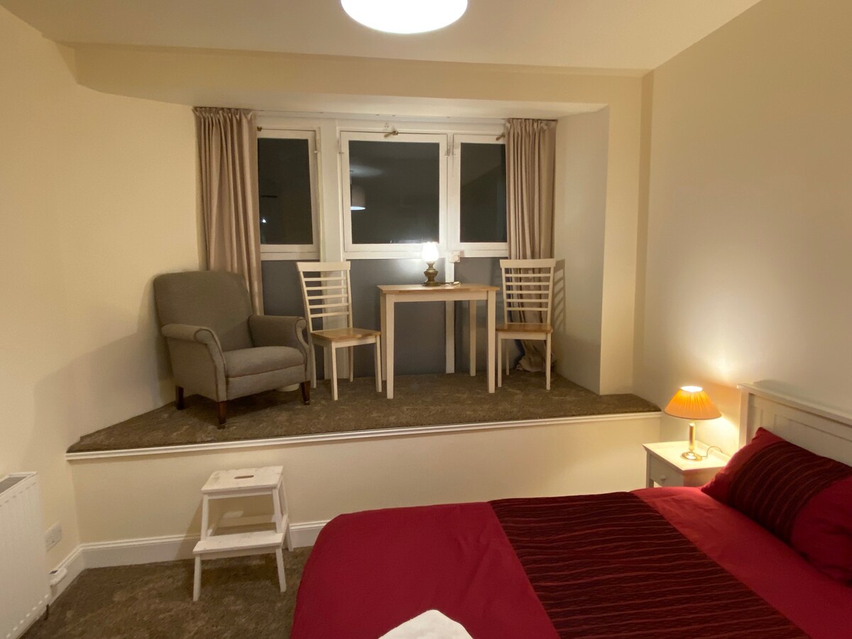 Photo at Bright, spacious & central room w private bathroom in the Holyrood Park area, Edinburgh