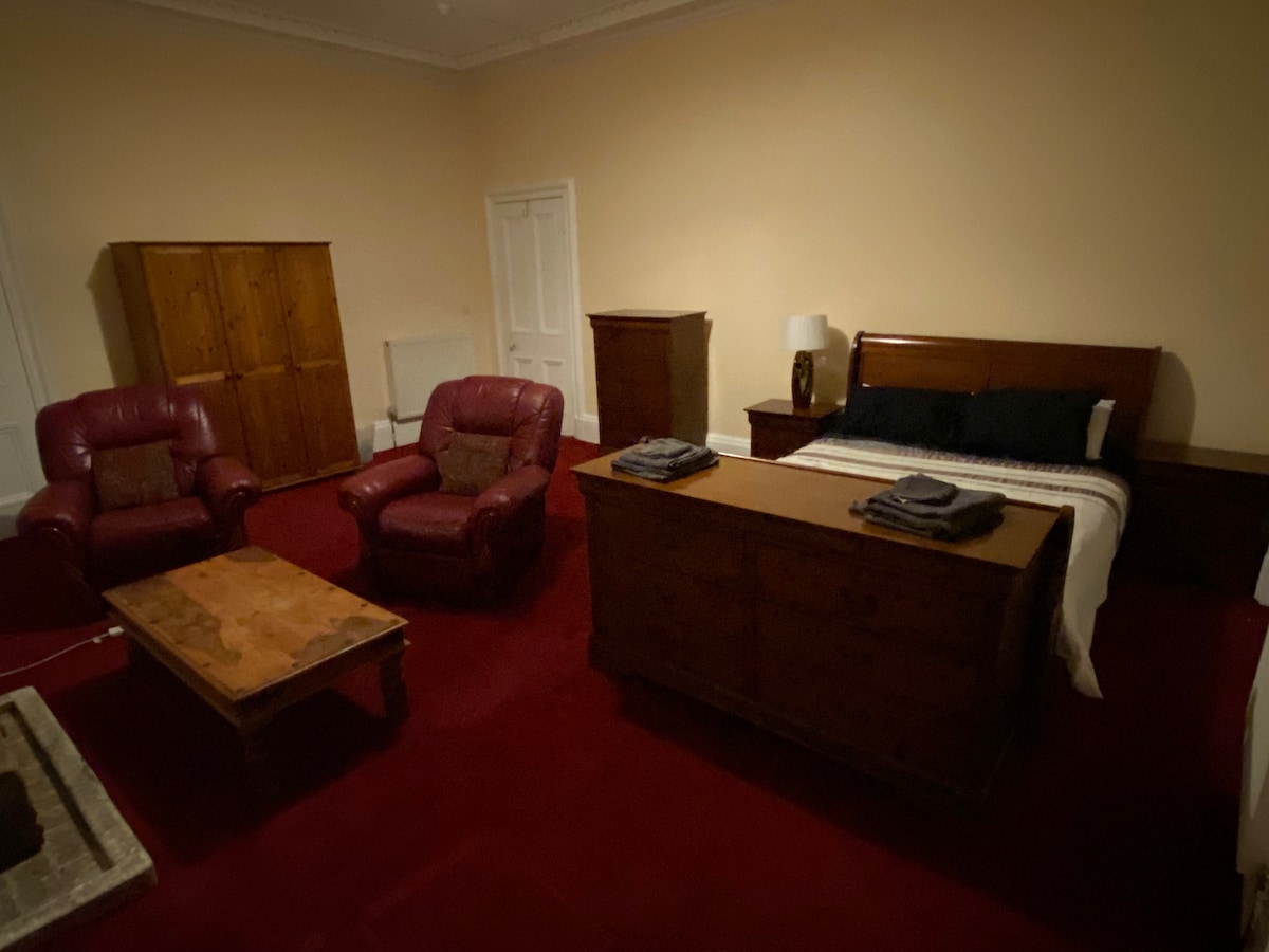 Photo at Huge room on Meadows near University and Fringe in the The Meadows and University area, Edinburgh