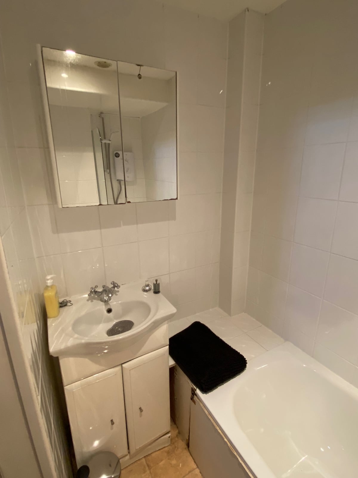 Bathroom at Nice room on Meadows near University and Fringe in the The Meadows and University area, Edinburgh
