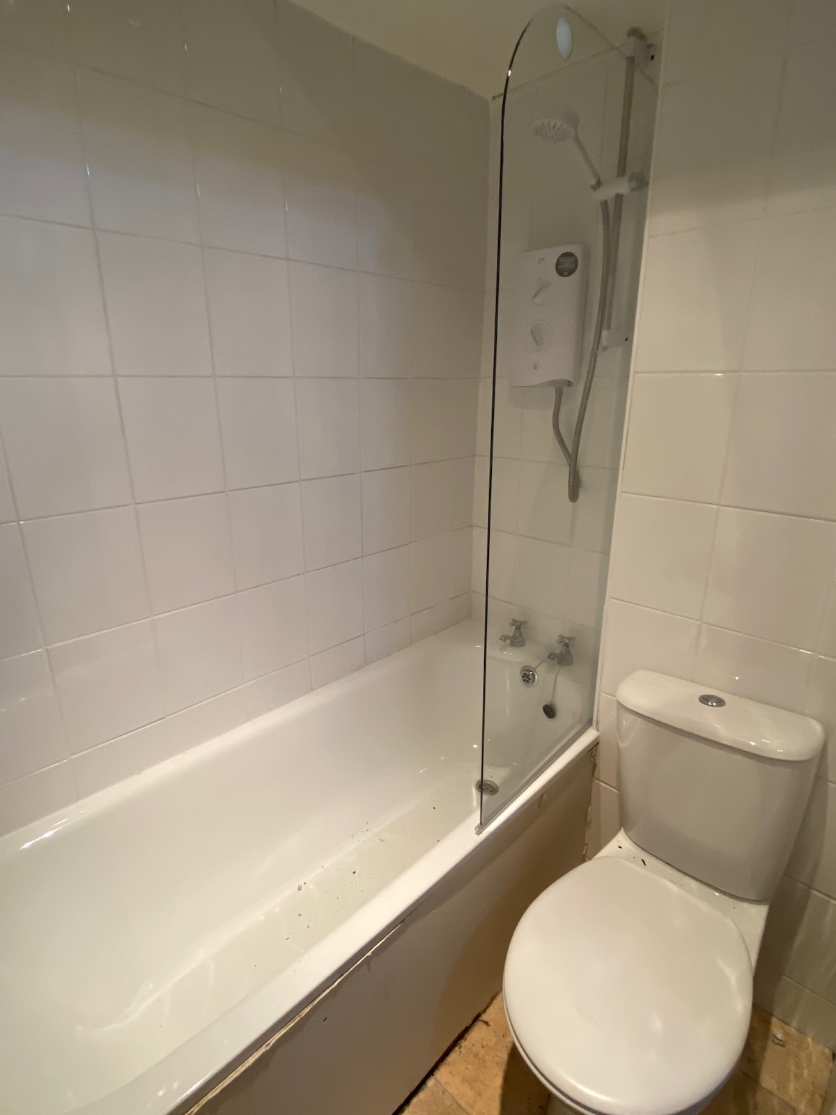 Bathroom at Nice room on Meadows near University and Fringe in the The Meadows and University area, Edinburgh
