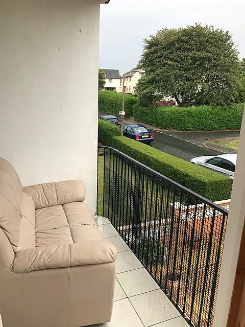 Balcony at Renovated Bright Two-Bed Flat With Balcony, Cameron Toll / south-east Edinburgh.